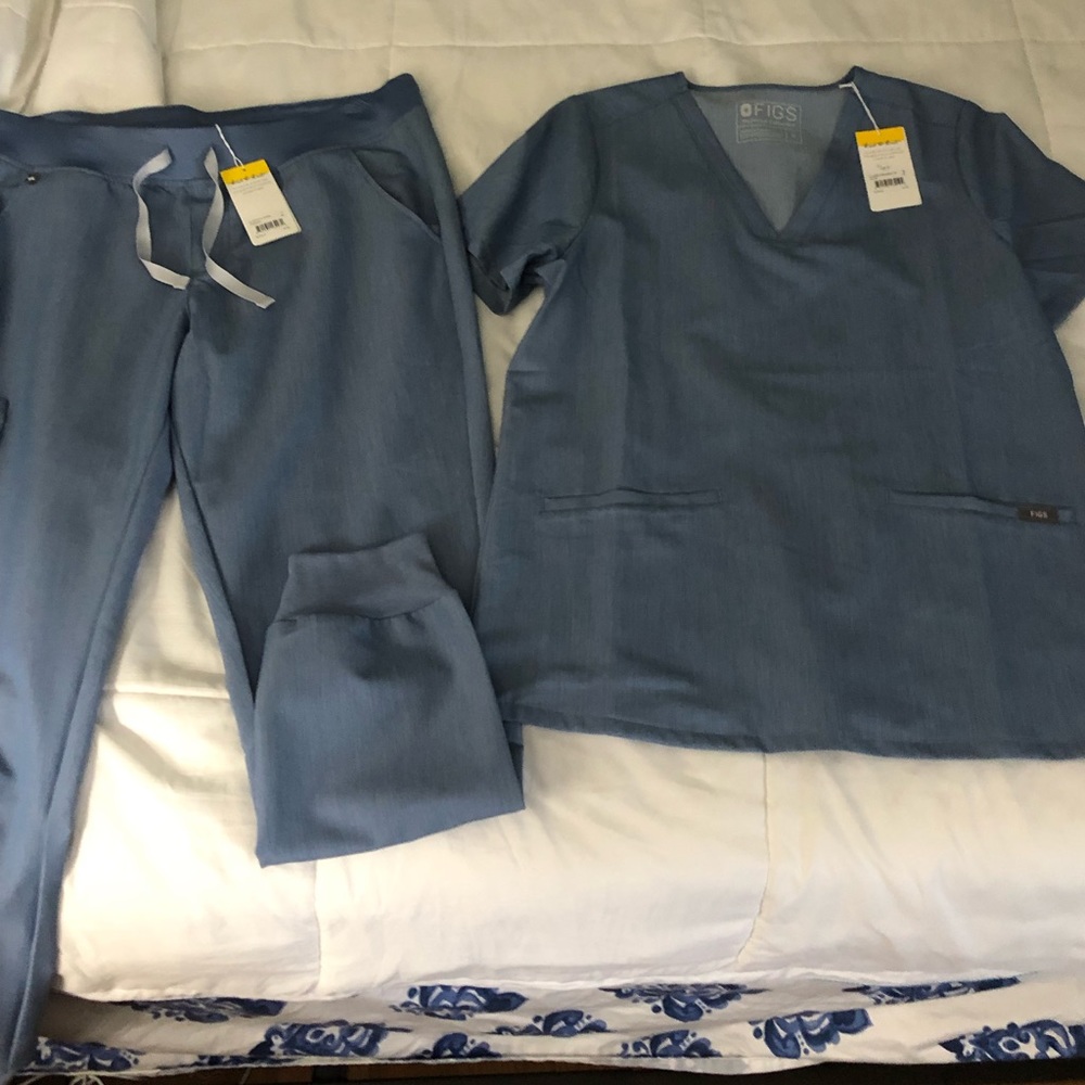Figs scrub set